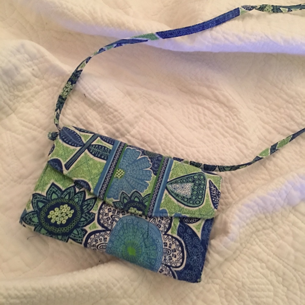 Cross body wallet